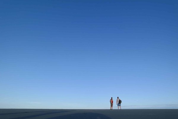 Astuces pour choisir et porter des bijoux minimalistes pour un look épuré